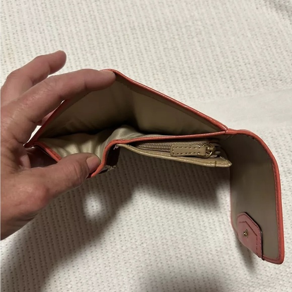 Y2K Coach Ashley Pleated Leather Tri-Fold Leather Wallet Coral - Picture 6 of 8